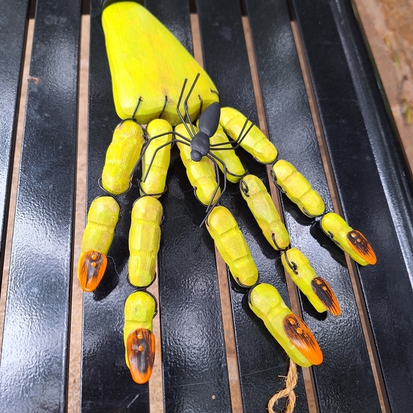 Witch Hand Zombie Finger Halloween Decor Spider Ring Metal Fingernail Wood Green - Picture 17 of 17